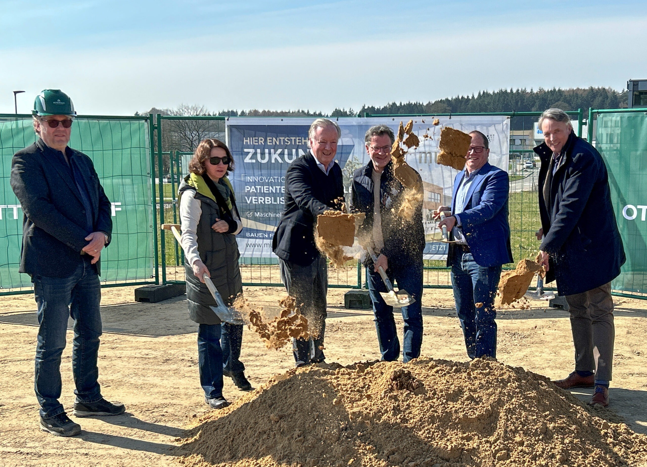 Erster Spatenstich für den neuen Unternehmenssitz der Multidos Hamburg GmbH im TIP Innovationspark Nordheide.